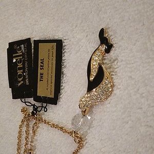 Vintage Vonelle Swarovski Seal necklace